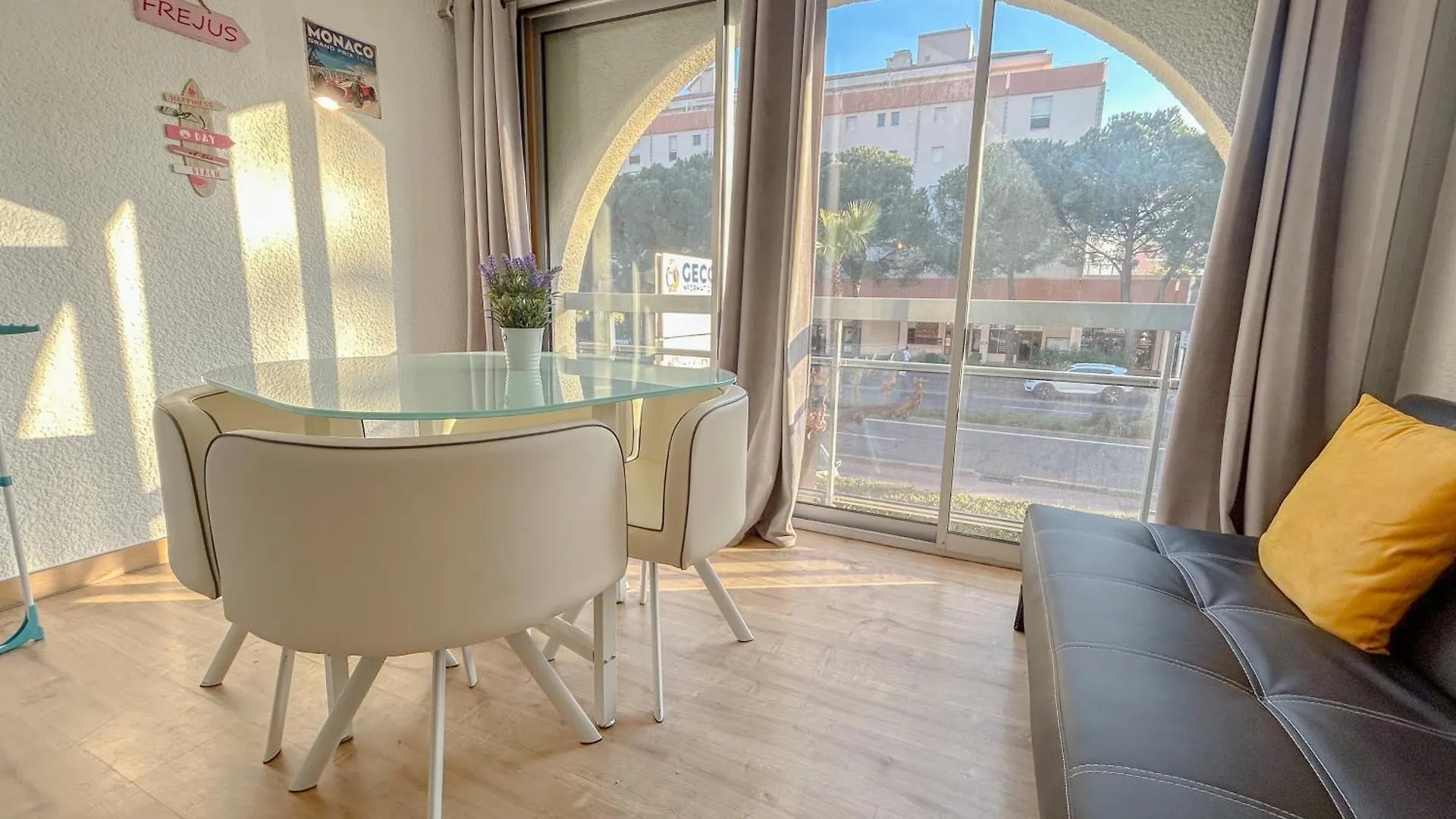 Apartment 2 Pieces Apartement A Frejus Avec Parking