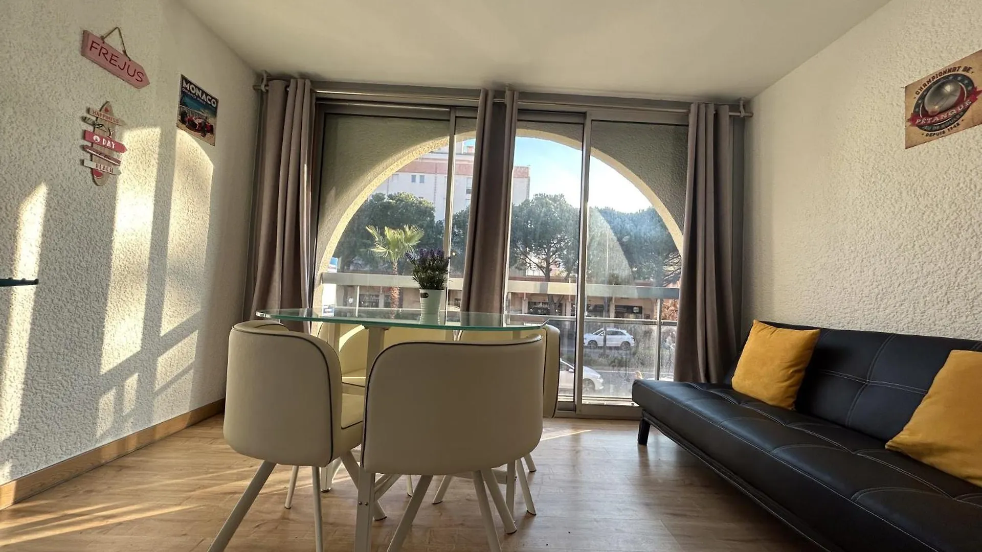 2 Pieces Apartement A Frejus Avec Parking Apartment