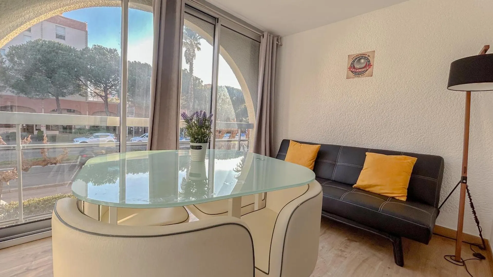 2 Pieces Apartement A Frejus Avec Parking
