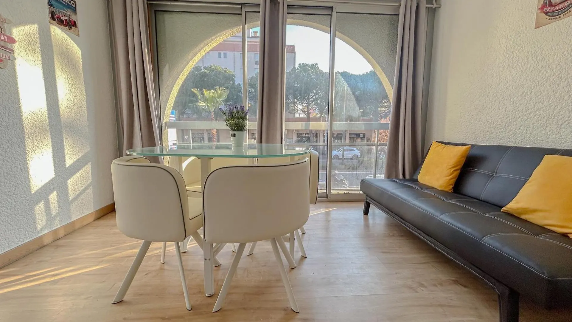2 Pieces Apartement A Frejus Avec Parking