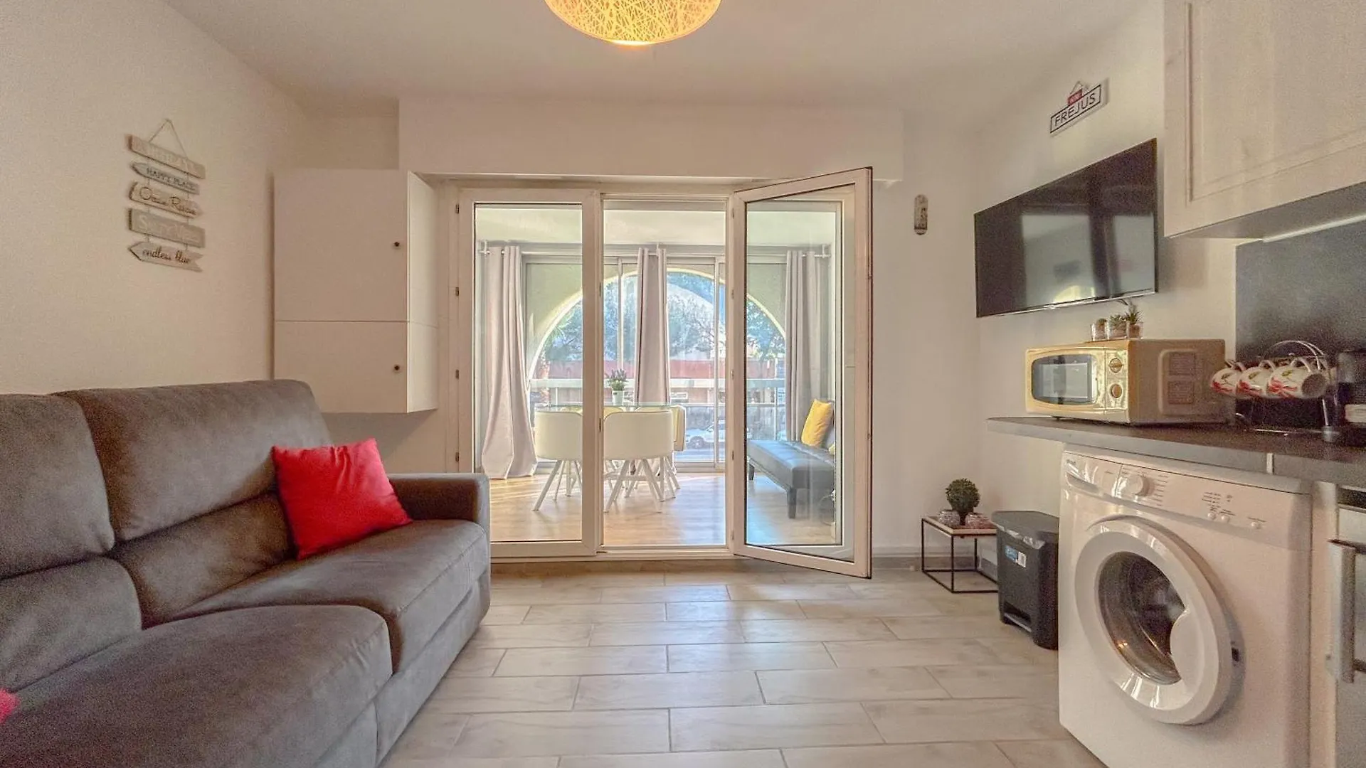 Apartment 2 Pieces Apartement A Frejus Avec Parking