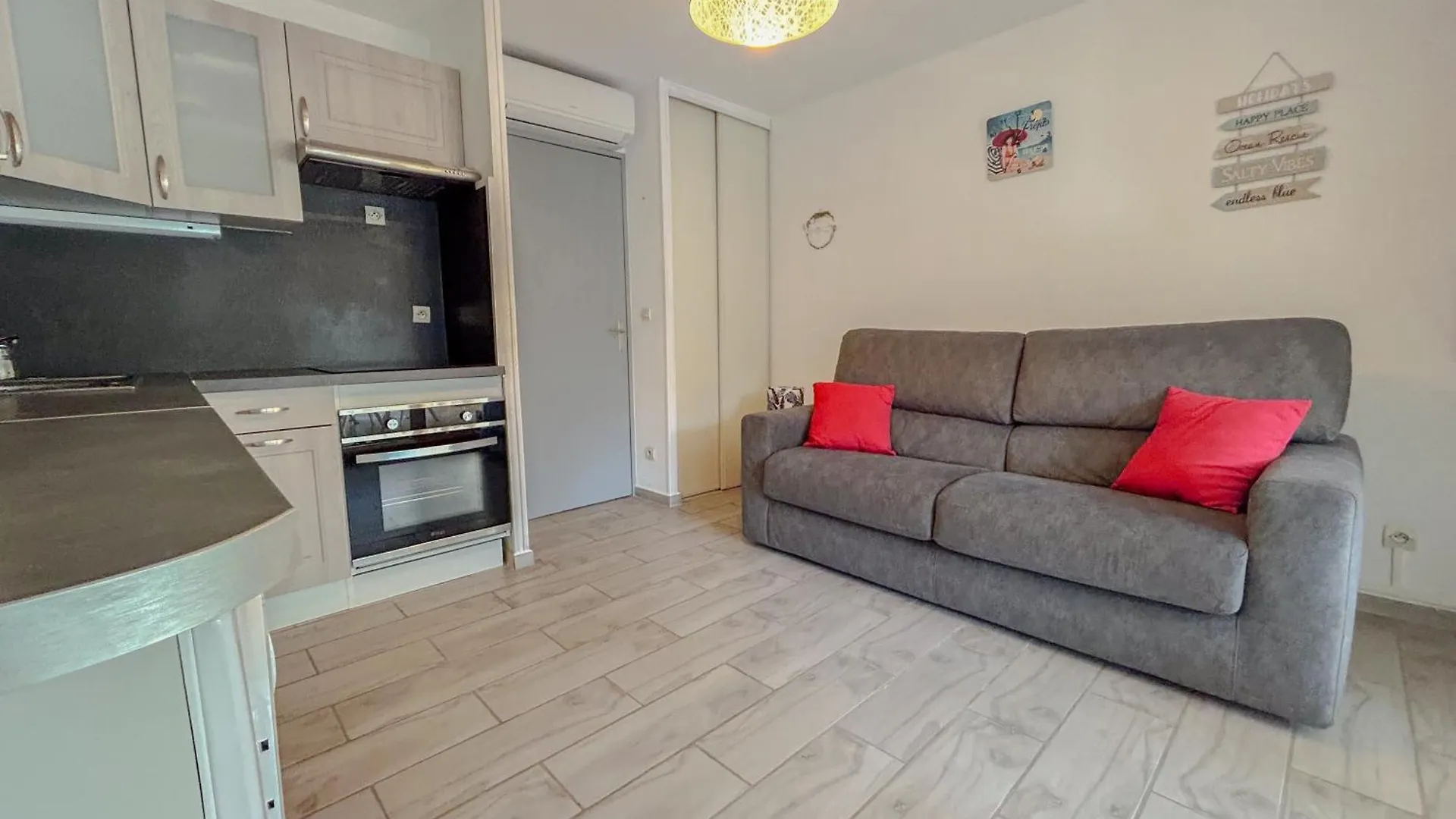 Apartment 2 Pieces Apartement A Frejus Avec Parking